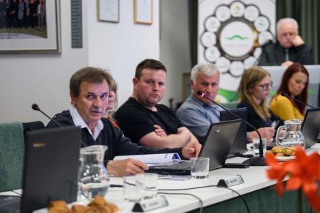 Iz 4. redne seje Občinskega sveta Občine Ivančna Gorica 2